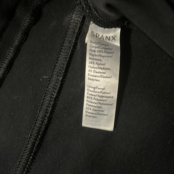 Spanx The Perfect Pant Ankle 4-Pocket Style 20202R in Classic Black Small Petite - Picture 11 of 11